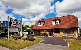 Papakura Monument Motor Lodge